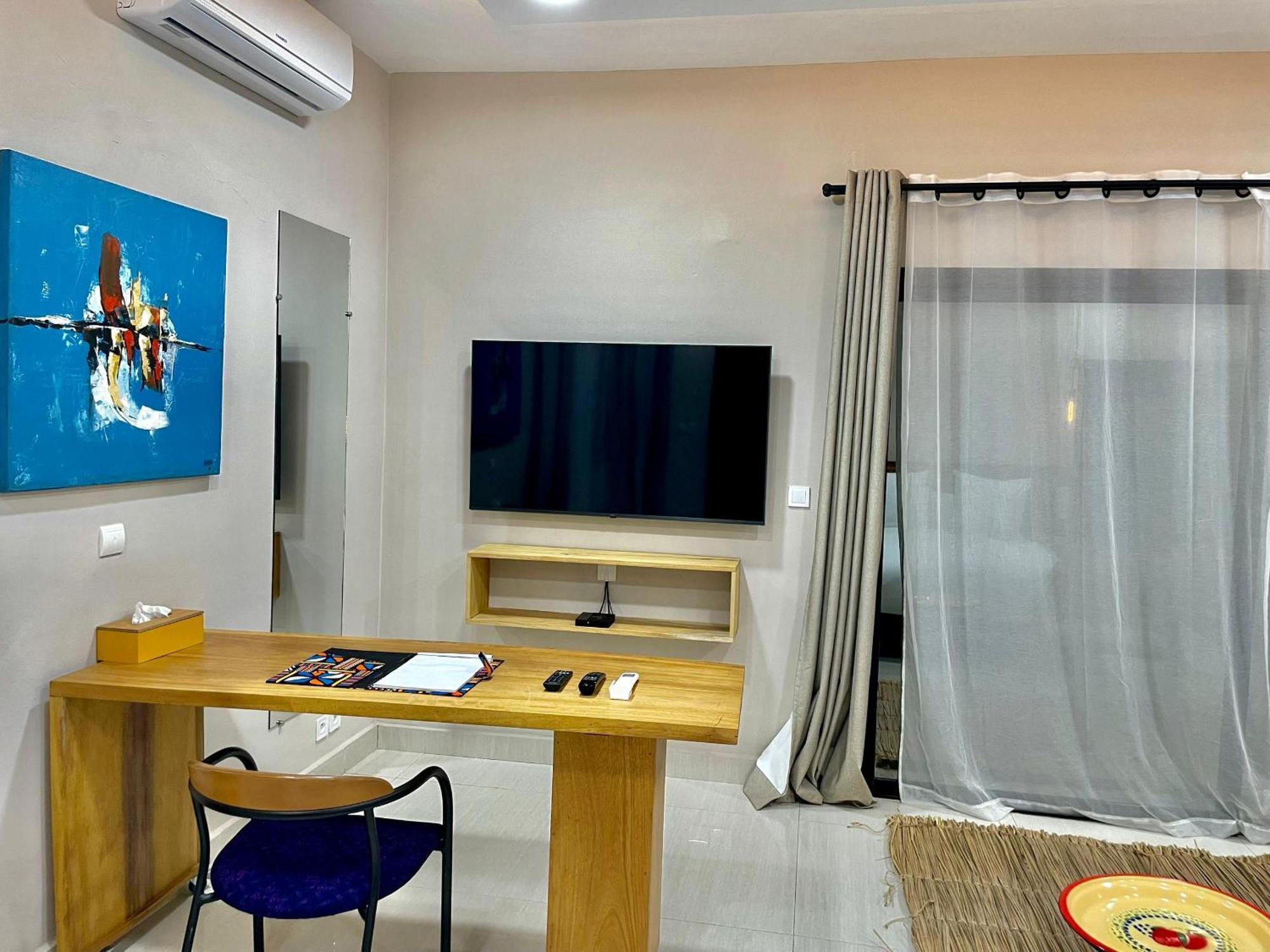 Le Kentia Hotel Lomé Eksteriør billede
