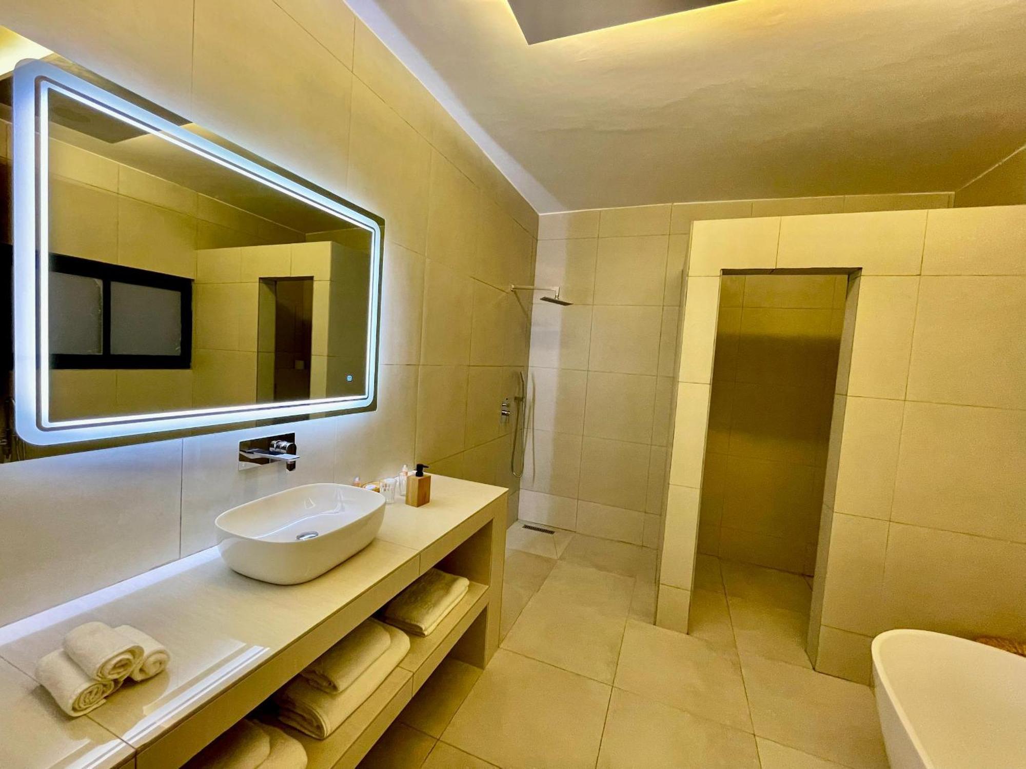 Le Kentia Hotel Lomé Eksteriør billede